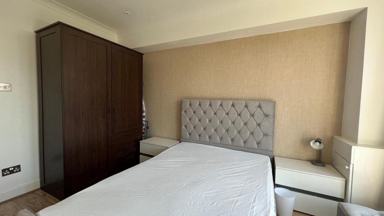 Comfy 2 Bedroom Apartments - Finchley Road, Лондон Екстериор снимка