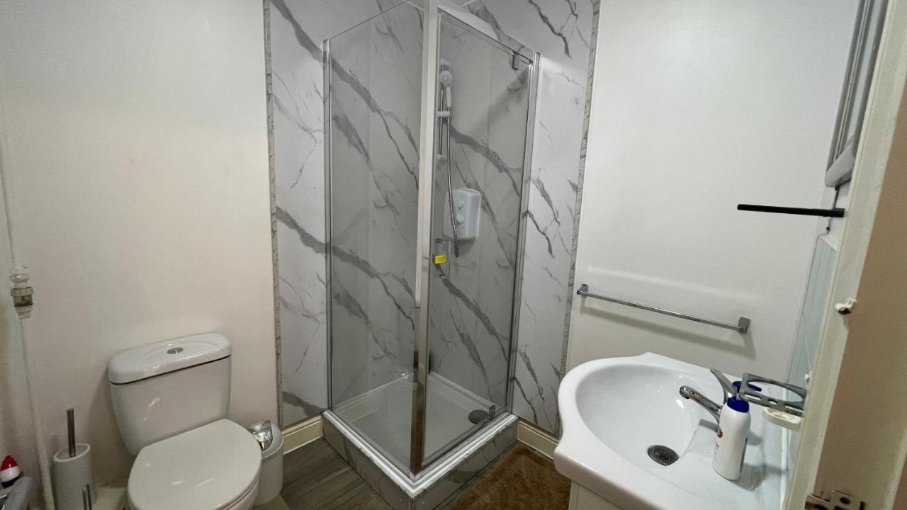 Comfy 2 Bedroom Apartments - Finchley Road, Лондон Екстериор снимка