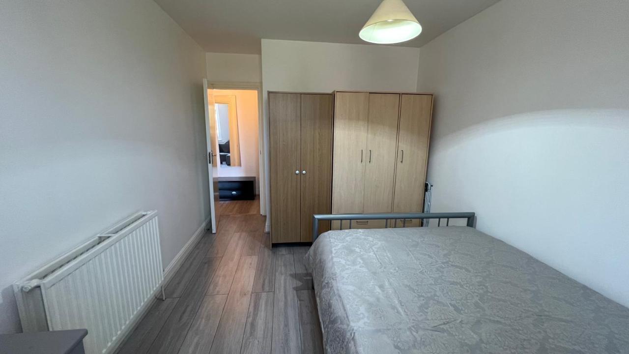 Comfy 2 Bedroom Apartments - Finchley Road, Лондон Екстериор снимка