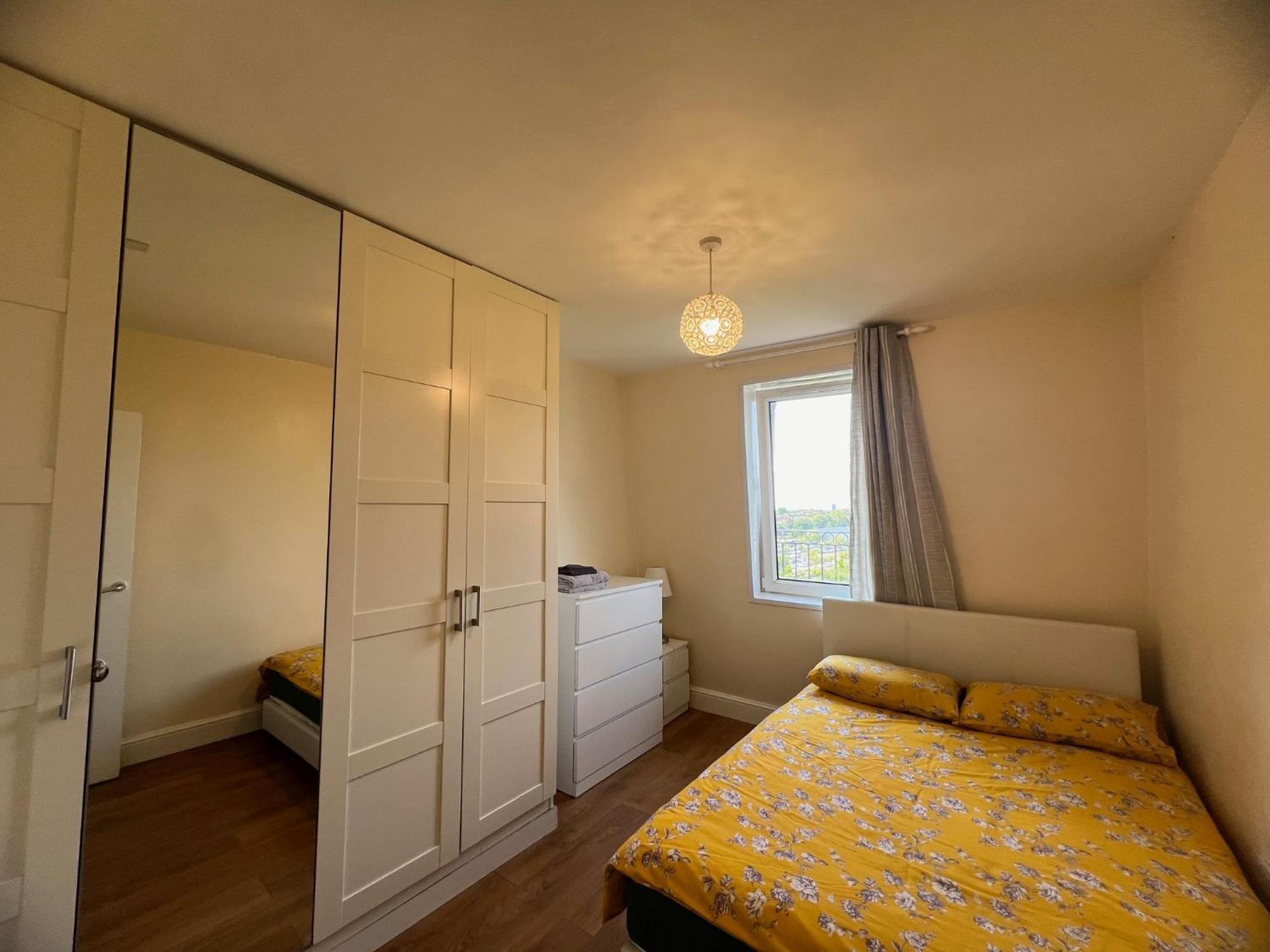Comfy 2 Bedroom Apartments - Finchley Road, Лондон Екстериор снимка